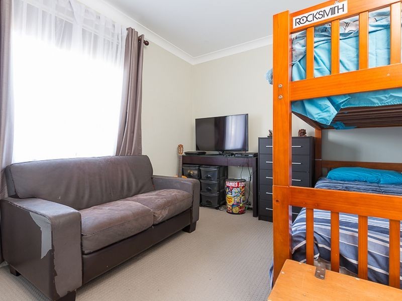 2/50 Peterborough Ave, Lake Illawarra NSW 2528