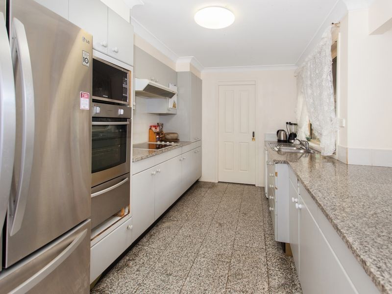 3 Swan Place, Albion Park NSW 2527