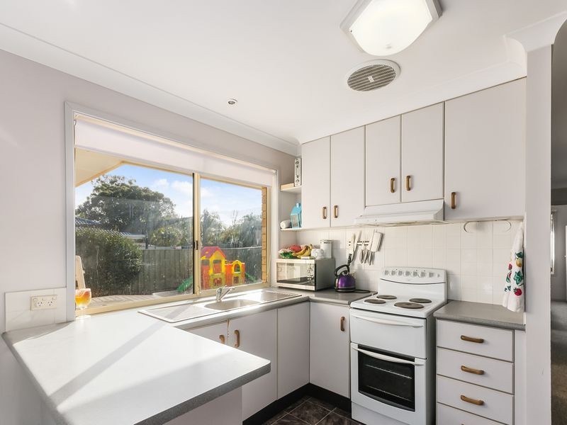 98 Jarrah Way, Albion Park Rail NSW 2527