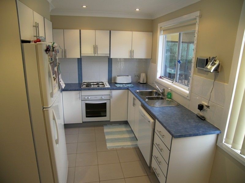 18 Hardwick Crescent, Mount Warrigal NSW 2528