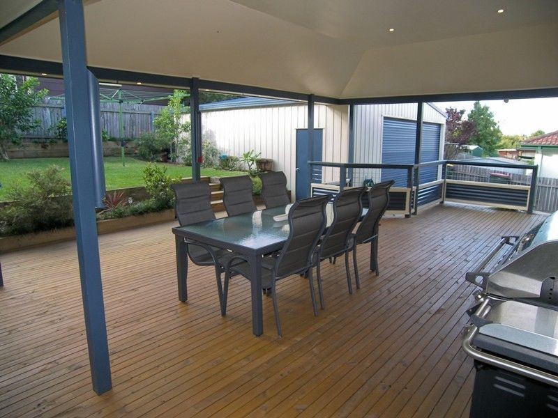 18 Hardwick Crescent, Mount Warrigal NSW 2528