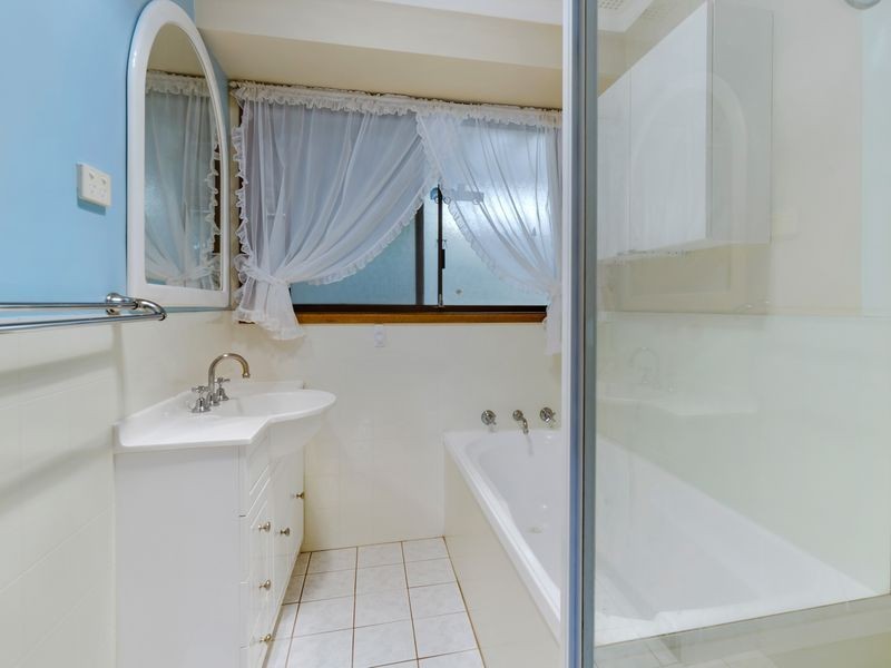 17 Premier Drive, Albion Park NSW 2527