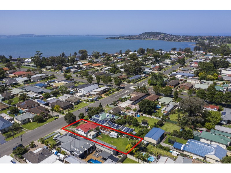 45 Deakin Street, Oak Flats NSW 2529