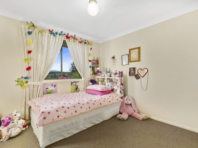 28 Eucumbene Ave, Flinders NSW 2529