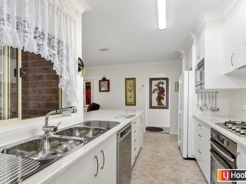 6 Manning Place, Albion Park NSW 2527