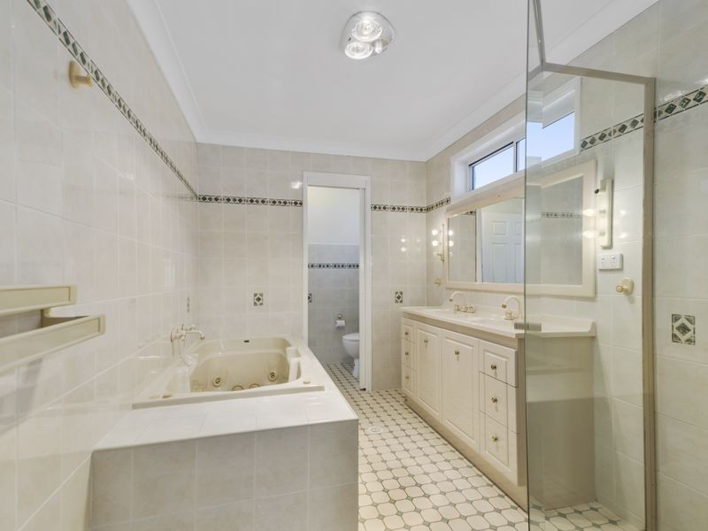 23 Minda Crescent, Oak Flats NSW 2529
