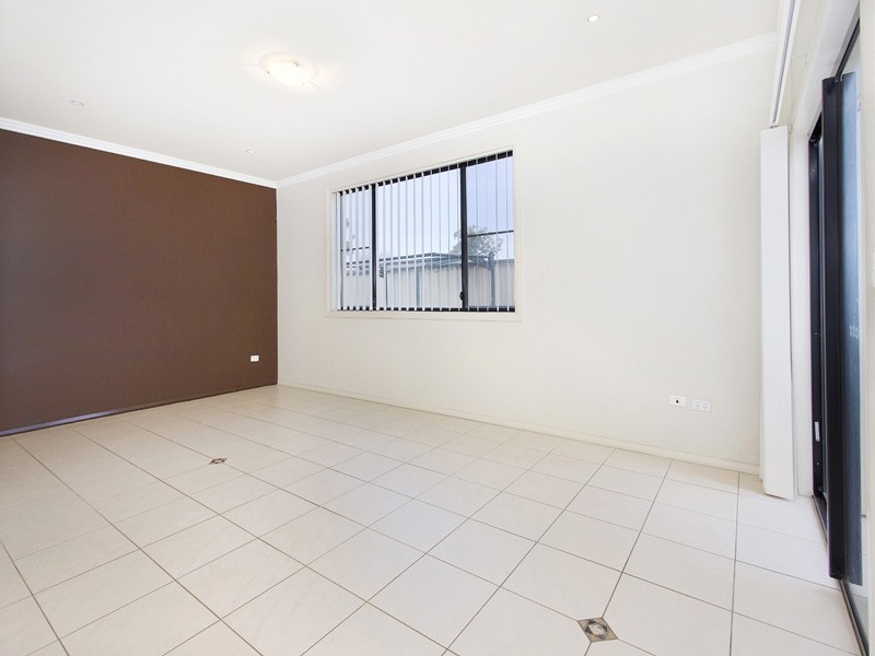 2/1 Buroo Street, Albion Park Rail NSW 2527
