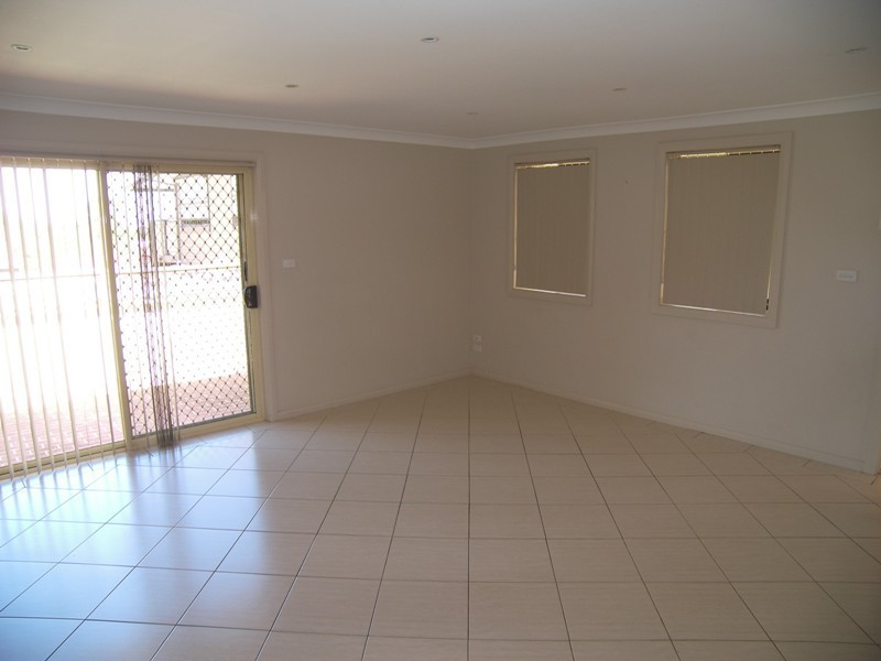 2/6 Serrata Place, Cordeaux Heights NSW 2526