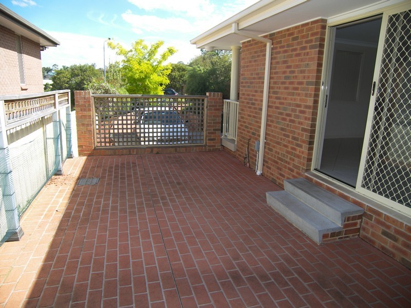 2/6 Serrata Place, Cordeaux Heights NSW 2526