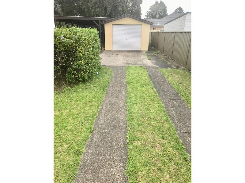 3 Kanahooka Street, Albion Park Rail NSW 2527
