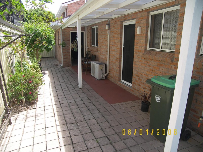 2/50 Bateman Ave, Albion Park Rail NSW 2527