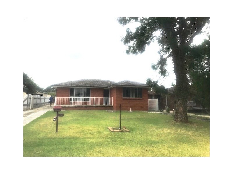 76 Devonshire Crescent, Oak Flats NSW 2529