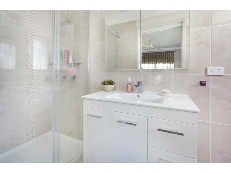 9 Hawkesbury Place, Albion Park NSW 2527