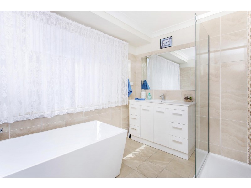 9 Hawkesbury Place, Albion Park NSW 2527