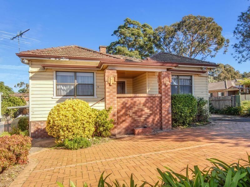 13 Bellevue Road, Figtree NSW 2525