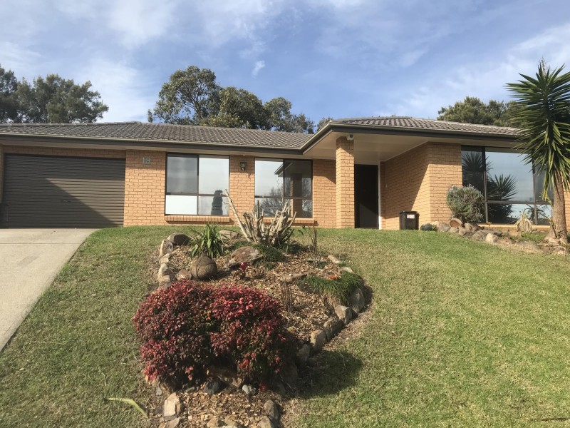 19 Tarra Crescent, Oak Flats NSW 2529