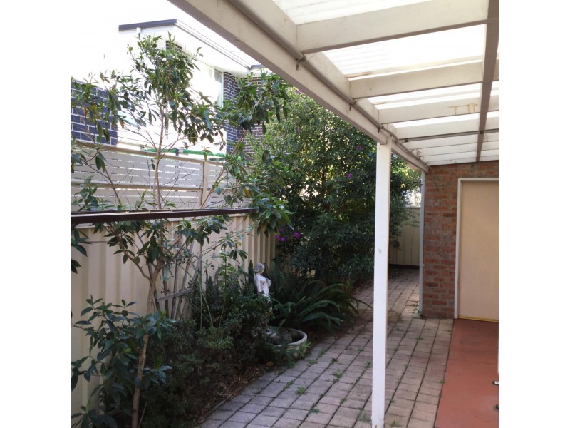 2/50 Bateman Ave, Albion Park Rail NSW 2527