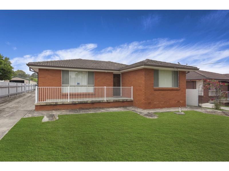 76 Devonshire Cres, Oak Flats NSW 2529