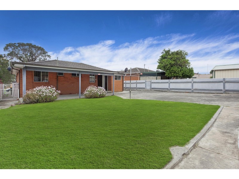 76 Devonshire Cres, Oak Flats NSW 2529