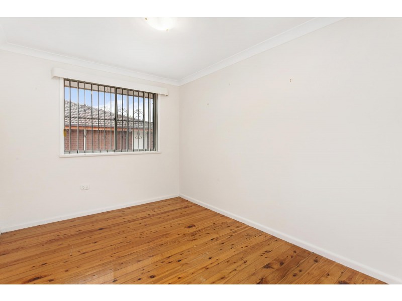 76 Devonshire Cres, Oak Flats NSW 2529