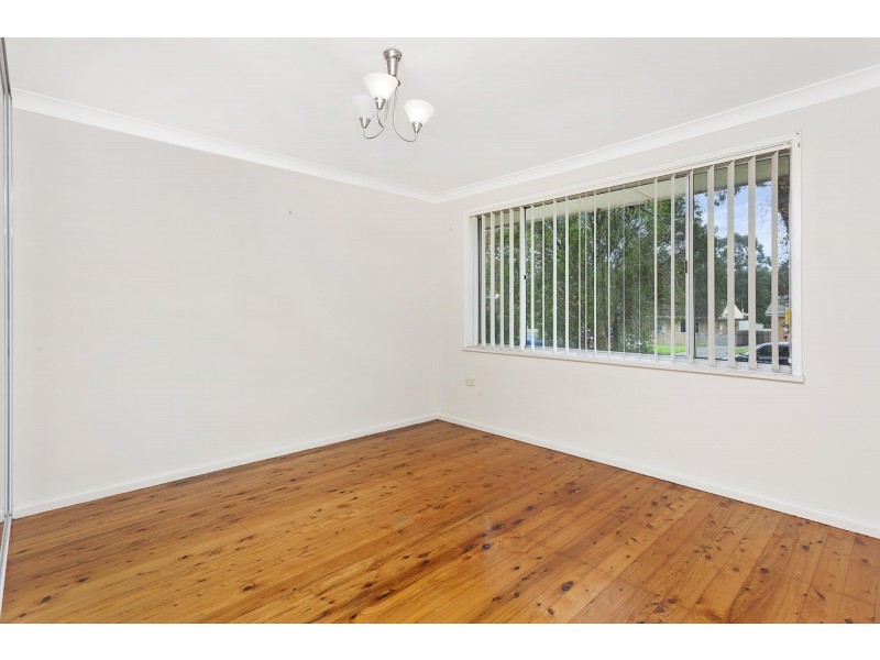 76 Devonshire Cres, Oak Flats NSW 2529