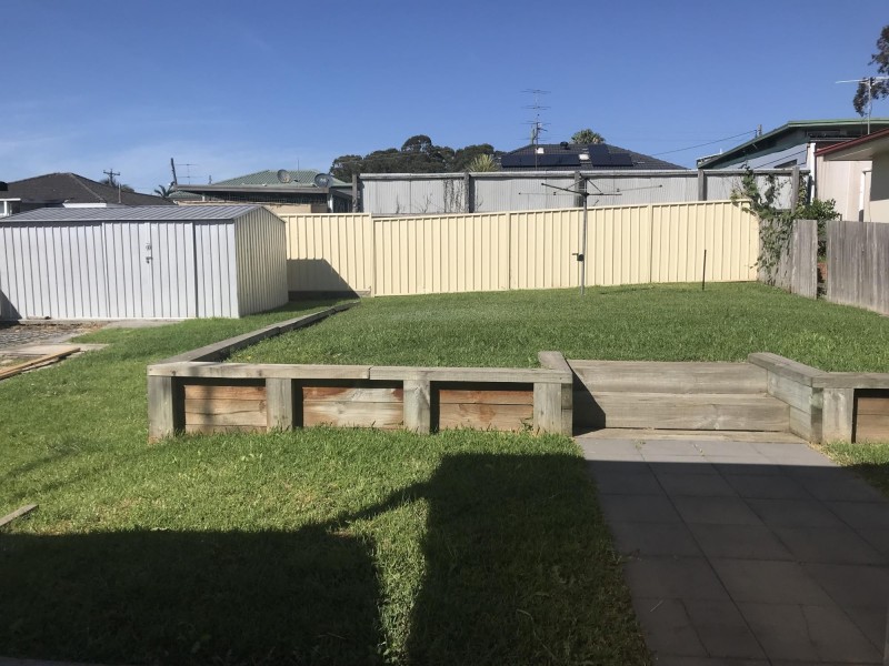 240 Princes Highway, Albion Park Rail NSW 2527