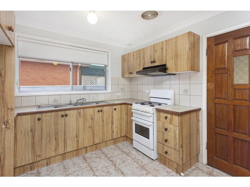 76 Devonshire Cres, Oak Flats NSW 2529
