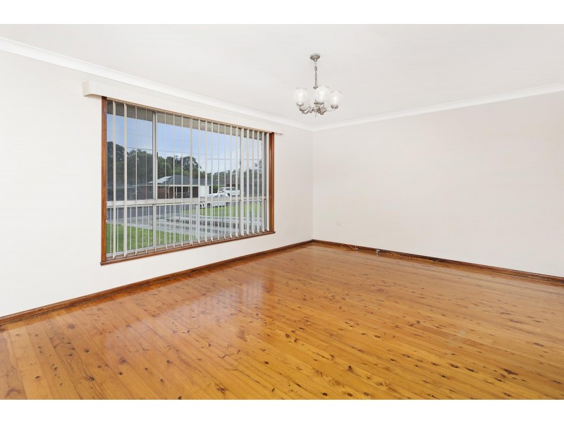 76 Devonshire Cres, Oak Flats NSW 2529