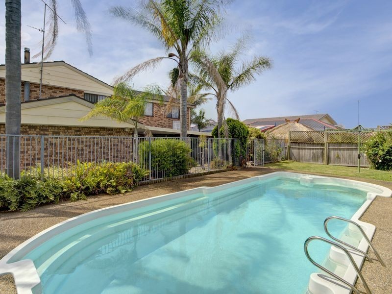 34 Minda Cres, Oak Flats NSW 2529