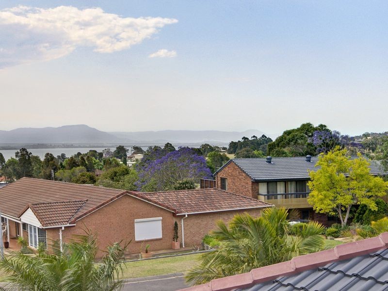 34 Minda Cres, Oak Flats NSW 2529
