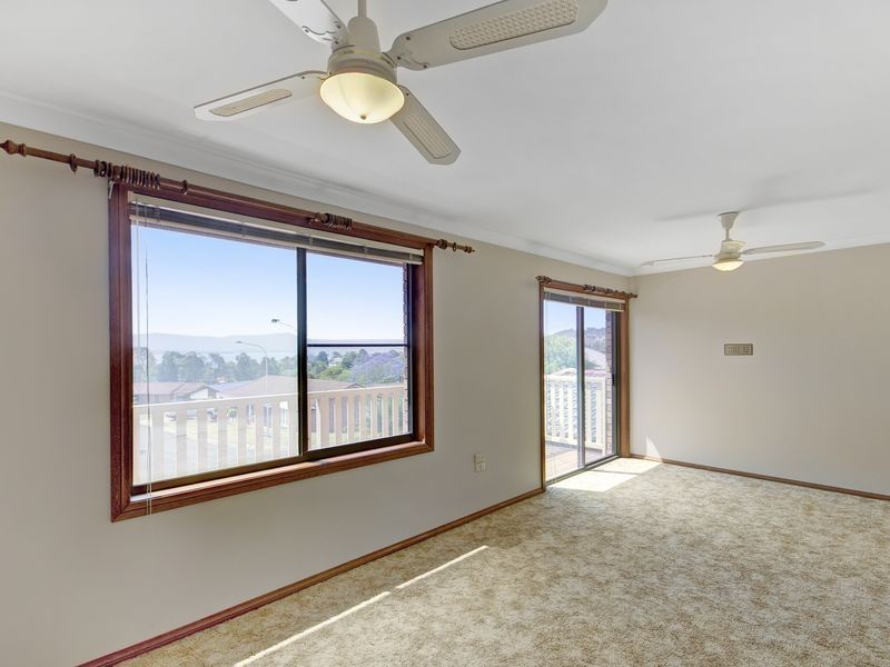 34 Minda Cres, Oak Flats NSW 2529