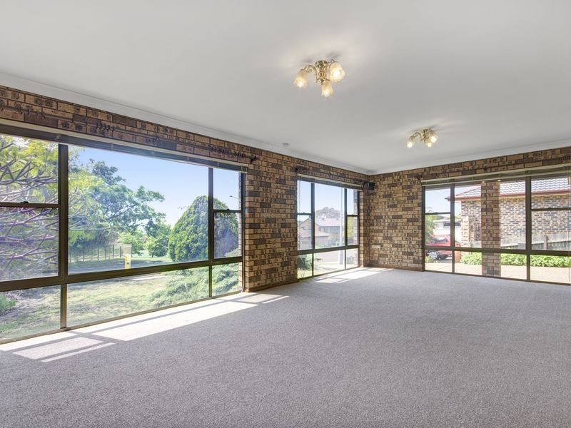 34 Minda Cres, Oak Flats NSW 2529