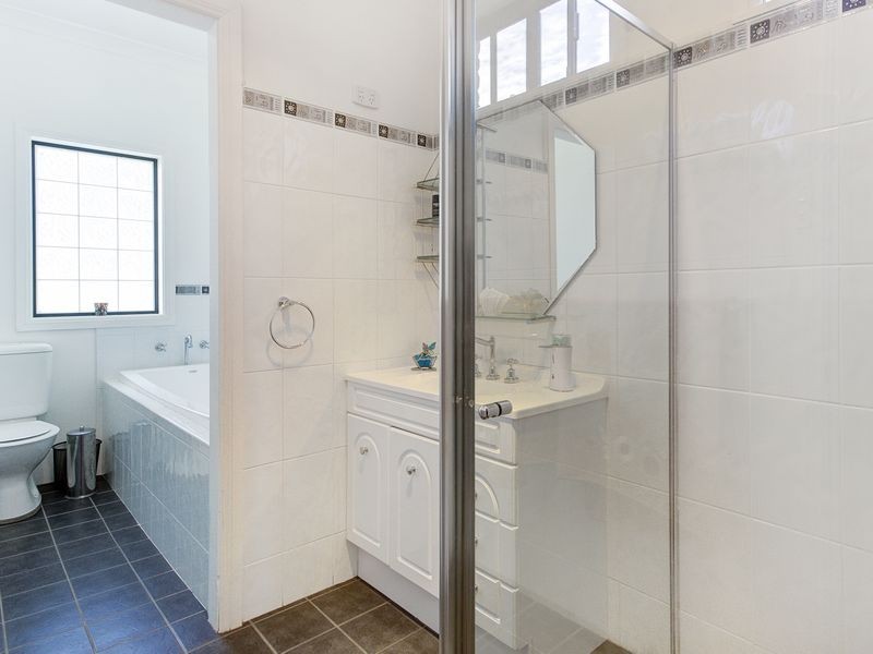 44 Griffiths Street, Oak Flats NSW 2529