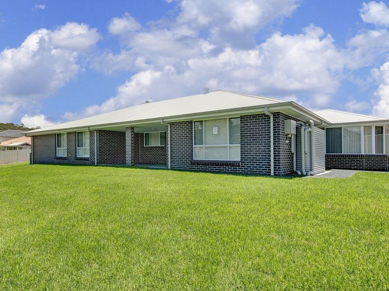 15 Tomlin Street, Albion Park NSW 2527