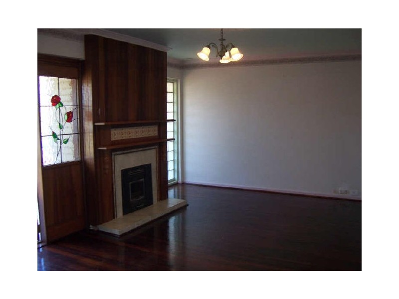 16 Sawle Road, Hamilton Hill WA 6163