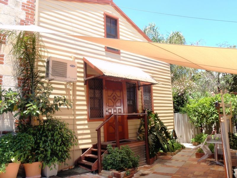 89b Wray Avenue, Fremantle WA 6160