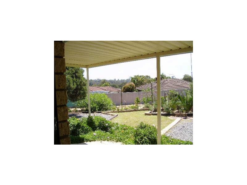 9 Robbins Retreat, Leda WA 6170