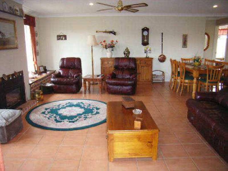 19 Bopeechee Way, Port Kennedy WA 6172