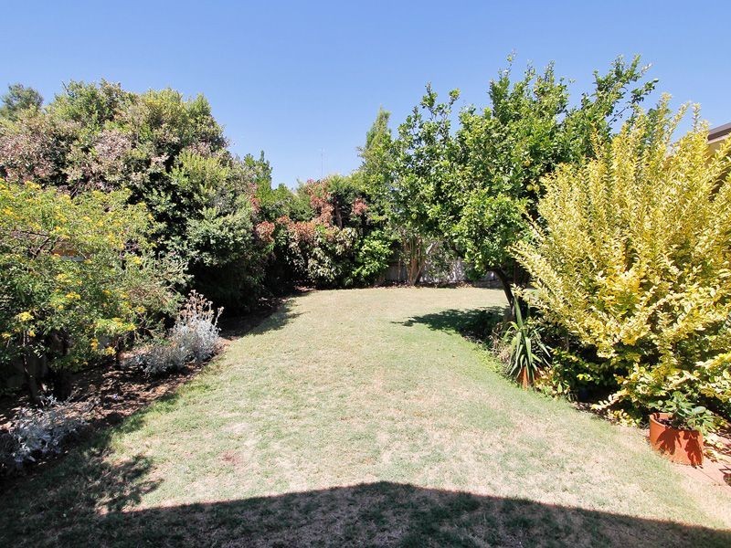 25 Parakeet Way, Coogee WA 6166
