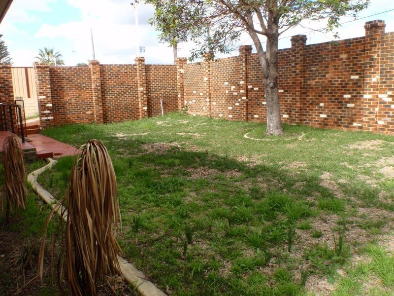 94 Forrest Road, Hamilton Hill WA 6163