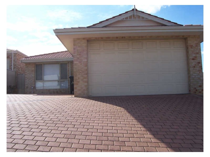 1/8 Marmand Court, Coogee WA 6166