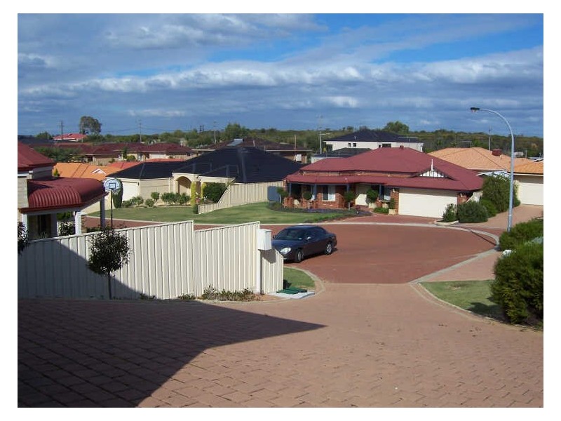 1/8 Marmand Court, Coogee WA 6166