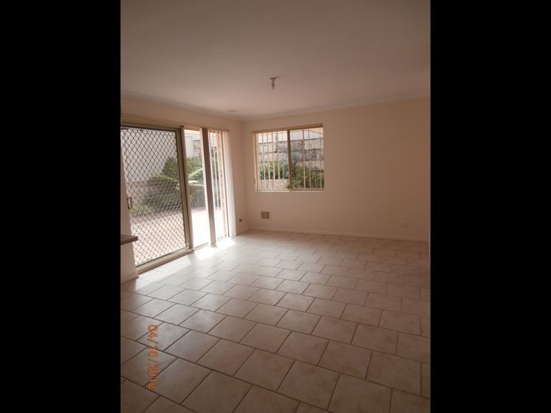 1/8 Marmand Court, Coogee WA 6166