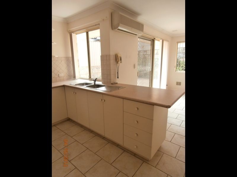 1/8 Marmand Court, Coogee WA 6166