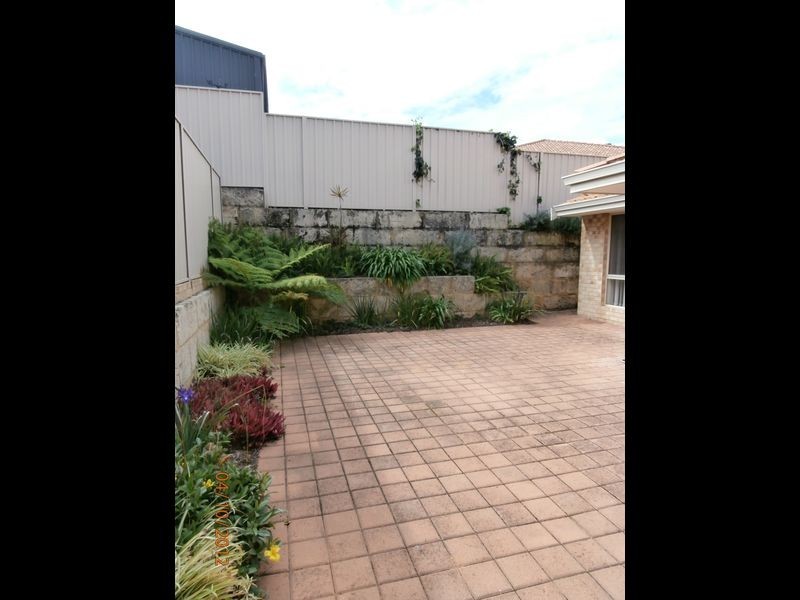 1/8 Marmand Court, Coogee WA 6166