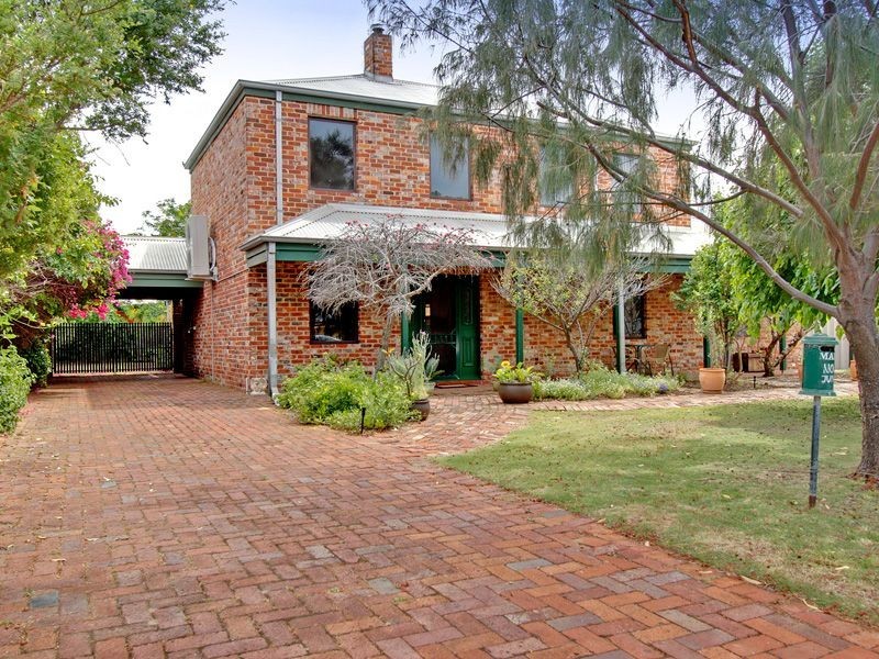 55 Fairbairn Road, Coogee WA 6166