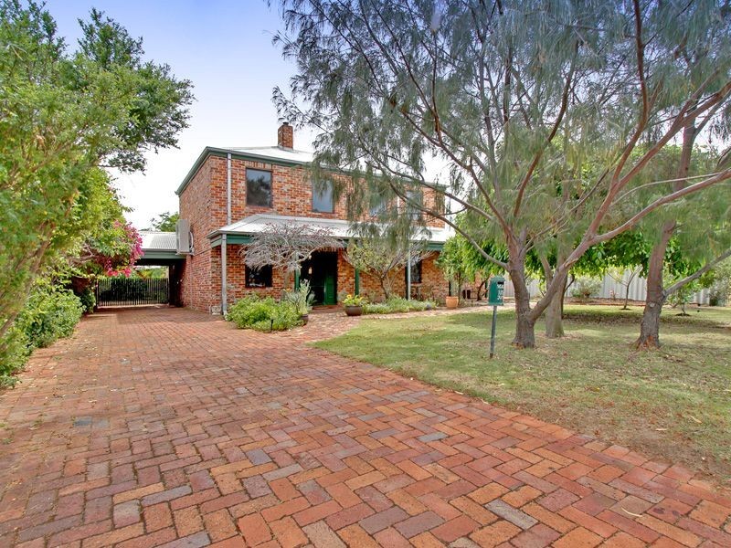 55 Fairbairn Road, Coogee WA 6166