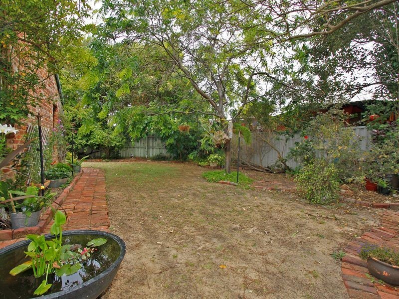 55 Fairbairn Road, Coogee WA 6166