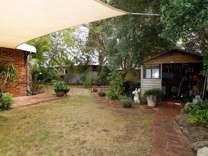 55 Fairbairn Road, Coogee WA 6166