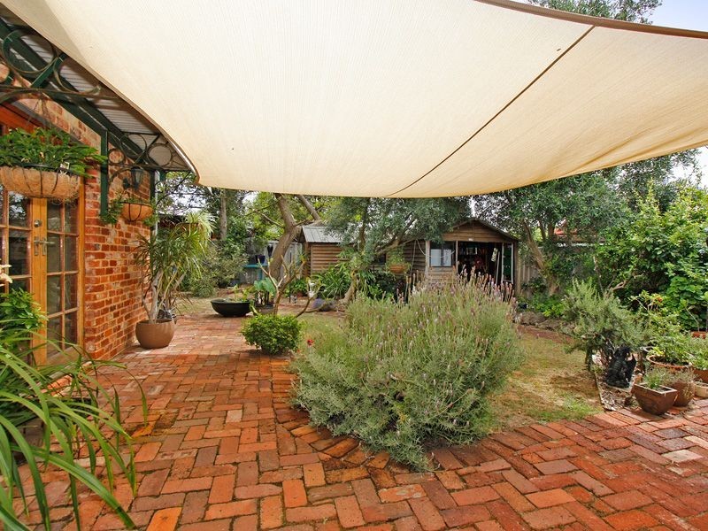 55 Fairbairn Road, Coogee WA 6166